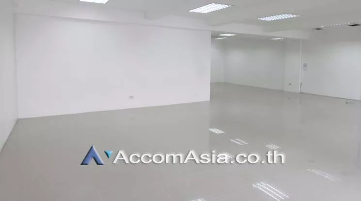 8  Office Space For Rent in Ploenchit ,Bangkok BTS Ploenchit at 208 Wireless Road Building AA17625